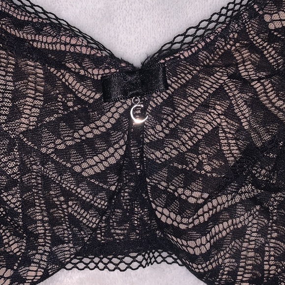 Chantelle black lace bra 36dd - Picture 2 of 4